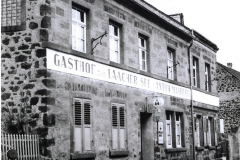 1930: das Lokal Masberg, hier fanden die ersten Veranstaltungen im Nickenicher Karneval durch den Männerchor Alpenrose statt